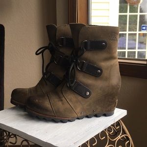 SOREL (Green) 6.5 Joan of Arc Booties $140 OBO.